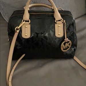Michael Kors crossbody  patent leather bag w/ feet